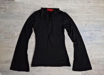 Tee-shirt noir manches longues décolleté lacé jennyfer taille S convient à un XS