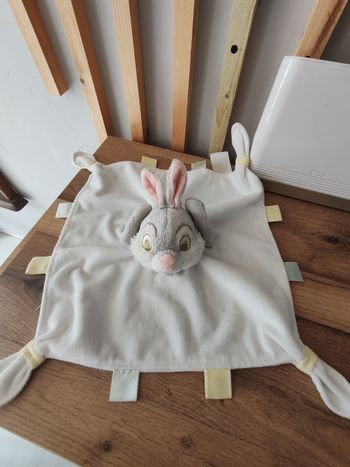 Lapin Disney pan pan gris