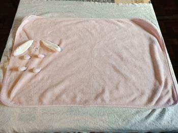 Petite couverture bébé fille 