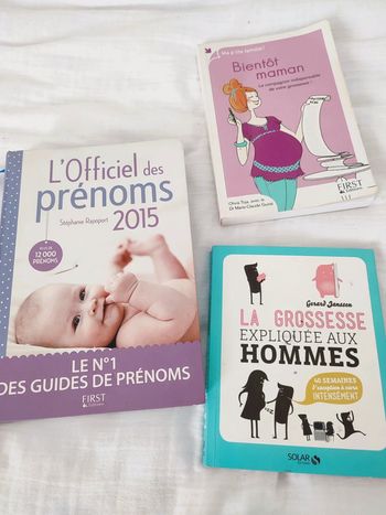 Lot de livres maternité, parentalité, prénoms