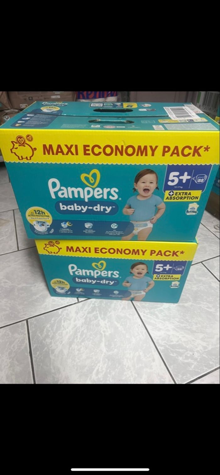 176 couches Pampers taille 5+