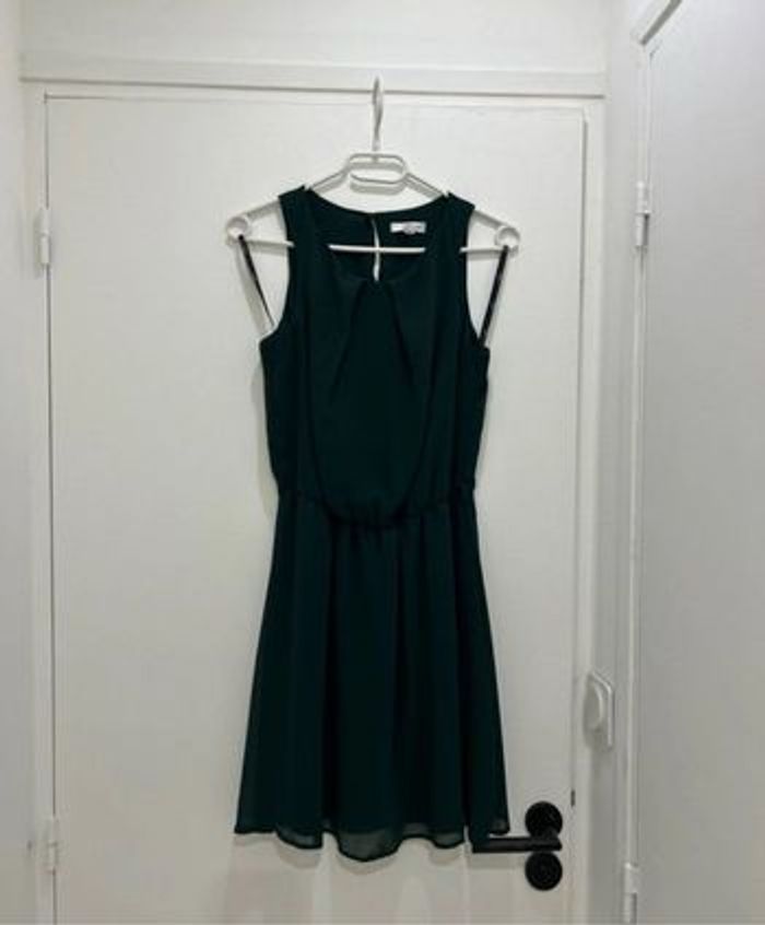 Robe courte sans manches taille S neuve