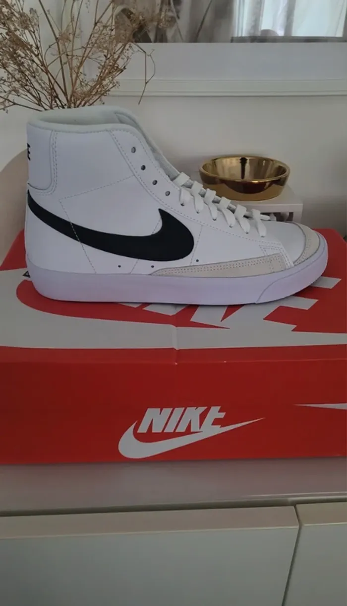 Nike Blazer Junior neuves 38.5 - photo numéro 7