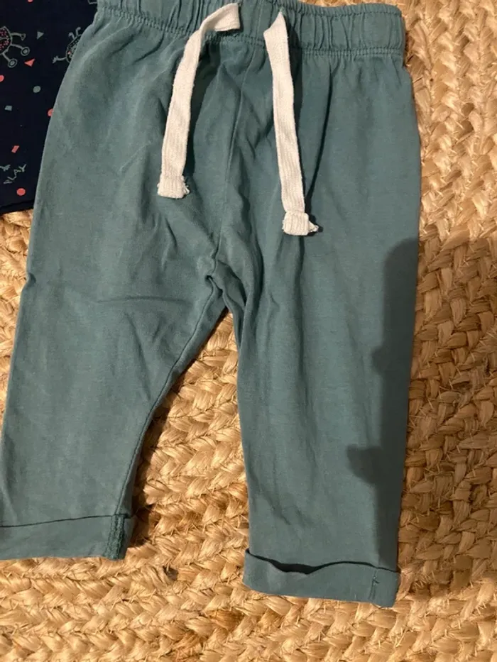 Ensemble 2 pièces / pyjama léger taille 6 mois - photo numéro 2