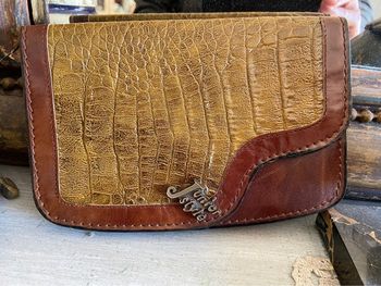 Pochette cuir vintage