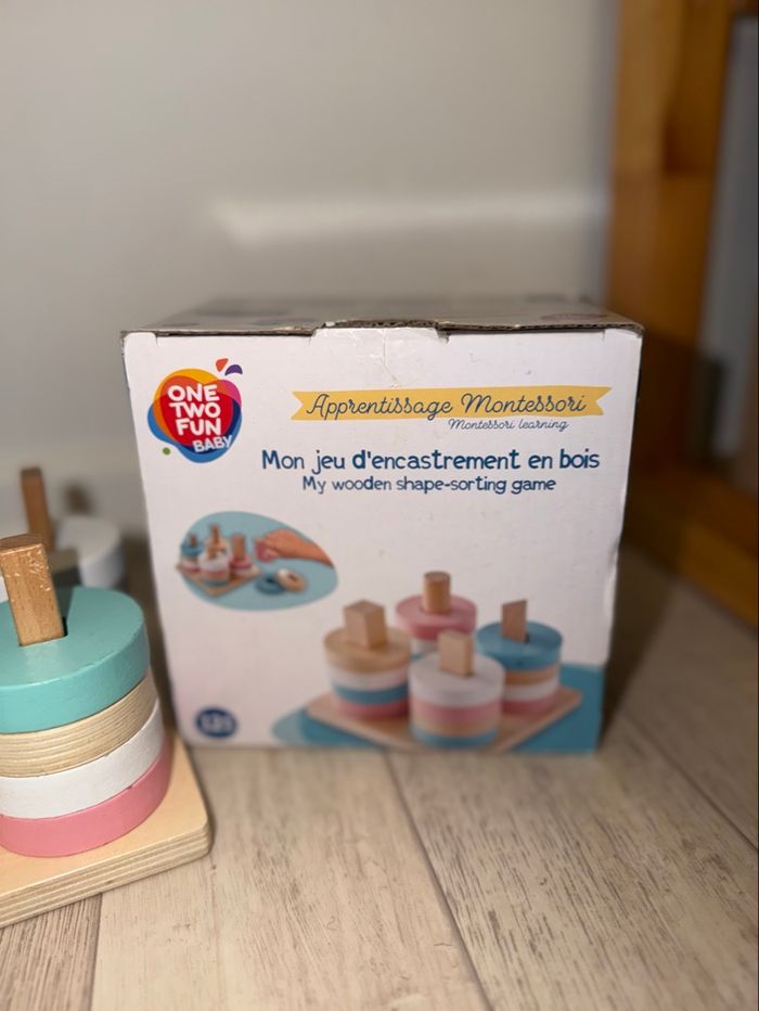 Jeu Montessori encastrement en bois - photo numéro 2