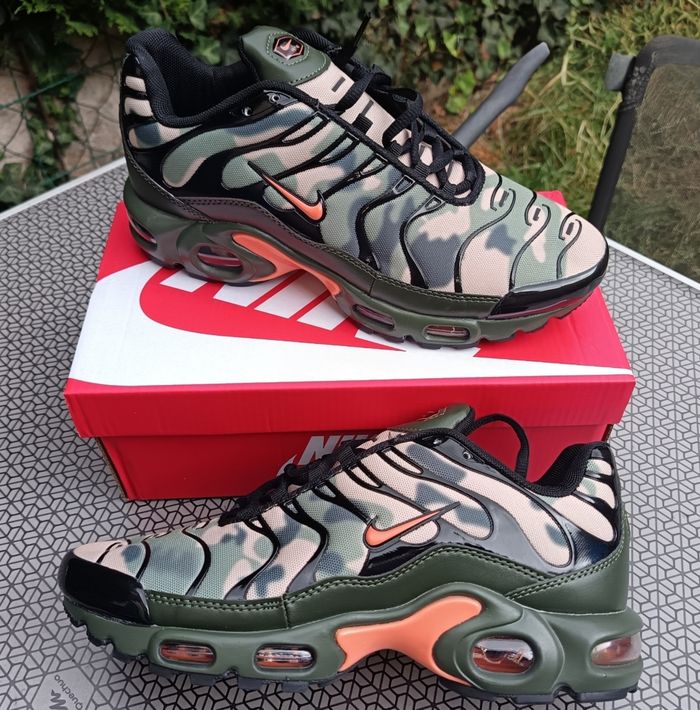 Baskets Nike tn taille 45