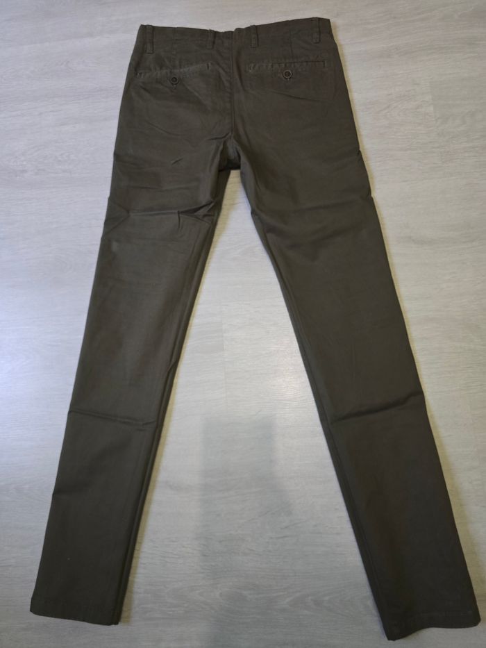 Pantalon slim kaki. - photo numéro 2