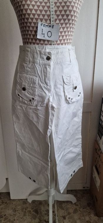 Pantacourt, blanc, en coton, en très très bon état