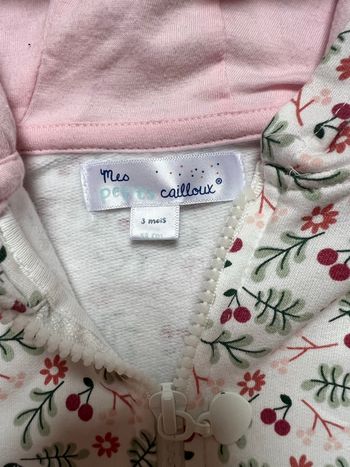 Gilet à capuche bébé