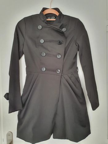 Trench noir habillé