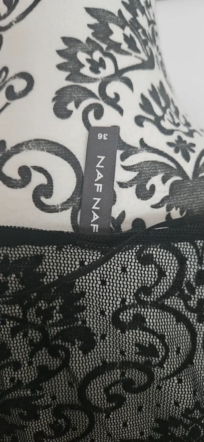 Haut noir dentelle - photo numéro 5