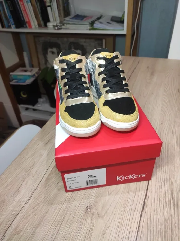 Basket chaussures cuir kickers neuves 28 - photo numéro 2