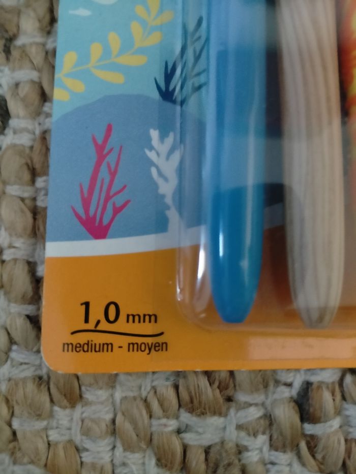 Lot 3 stylos 4 couleurs Bic - photo numéro 3