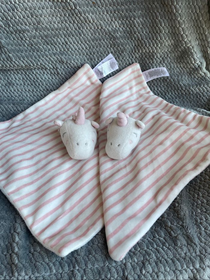 Doudou plat carre licorne raye rose et blanc Primark