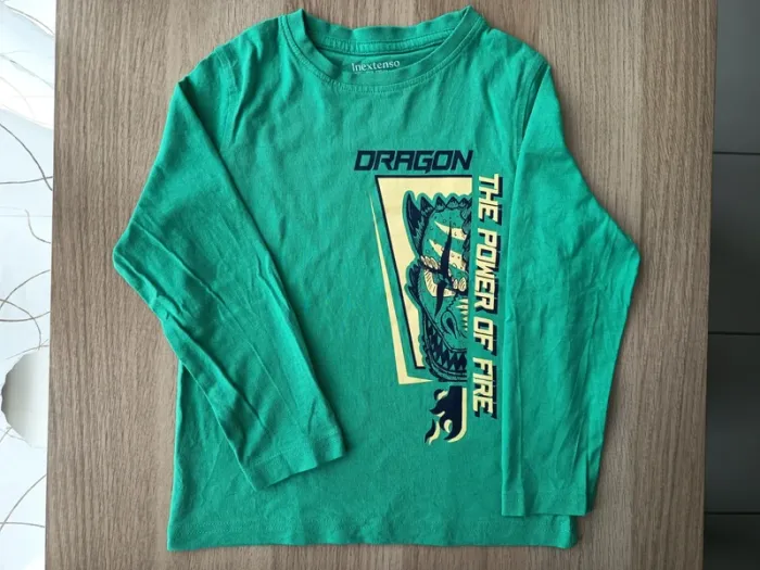 Tee-shirt manches longues garçon 6 ans très bon état