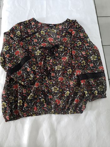 Blouse noire fleuries manches longues