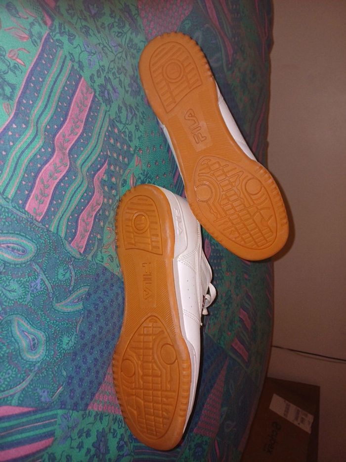 Basket Fila blanche - photo numéro 7