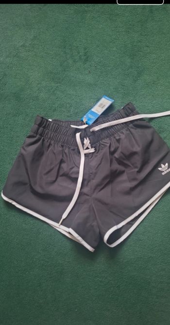 Short femme Adidas
