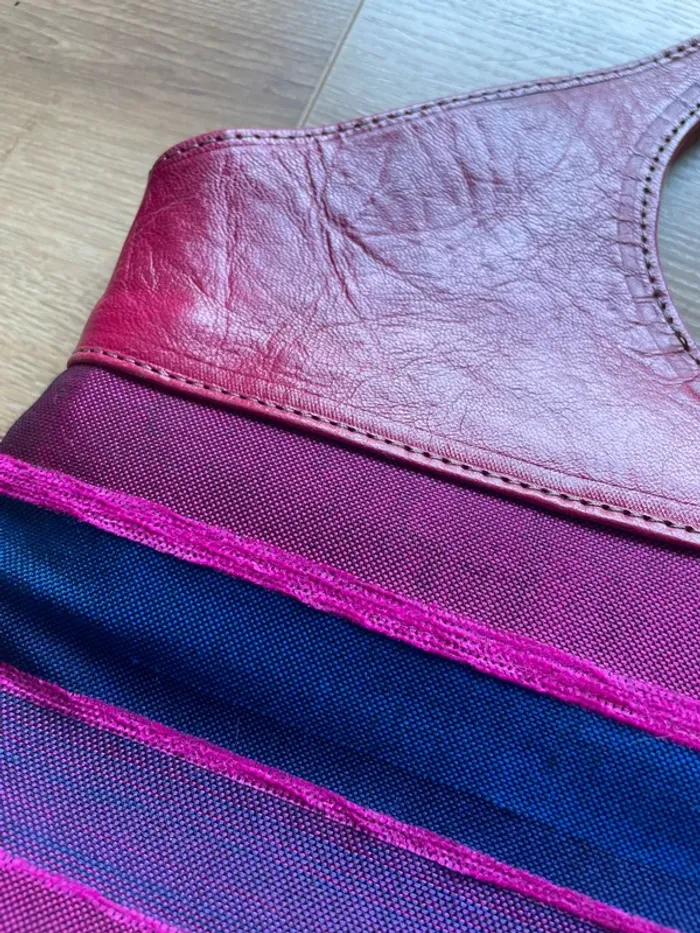 Sac original cuir fuchsia et tissu rayé - photo numéro 2