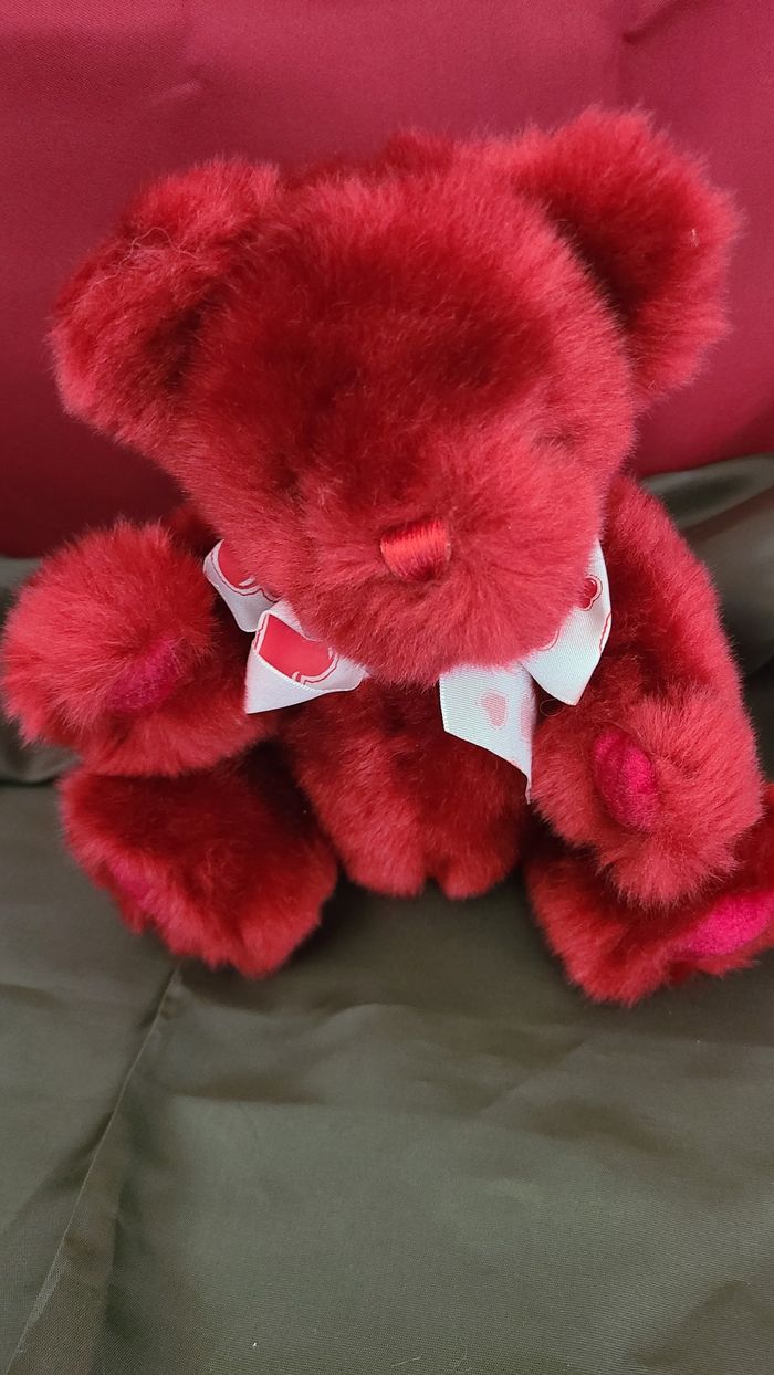 Ours en peluche vintage DanDee en velours rouge avec cœur - photo numéro 7
