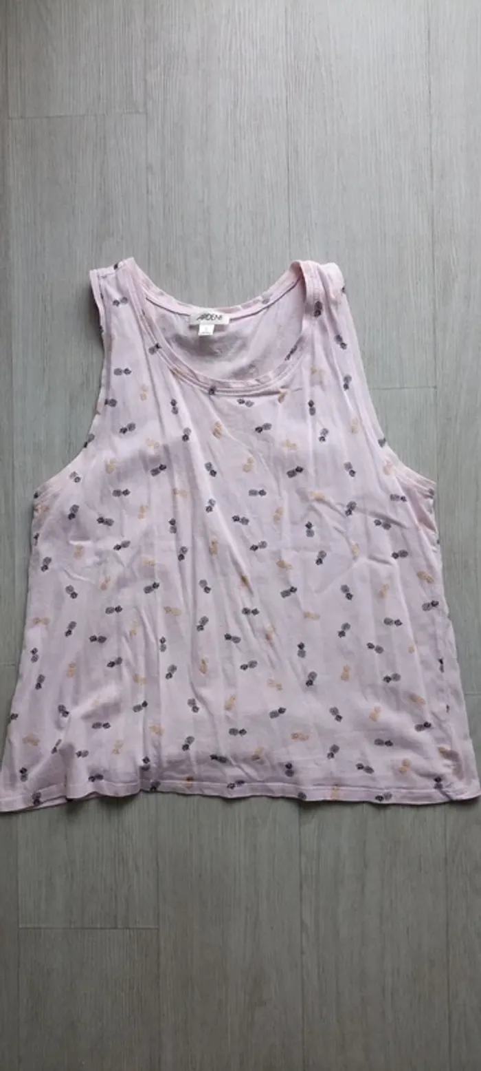 Débardeur rose avec des ananas taille L (44)
