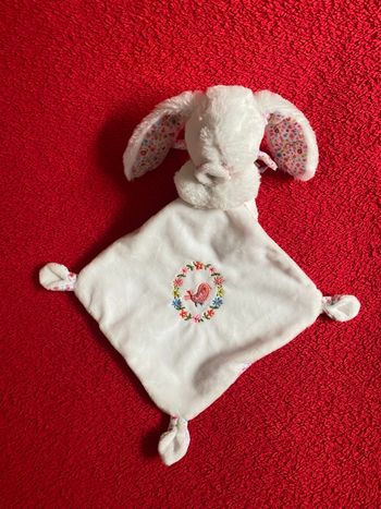 Pommette doudou lapin blanc mouchoir brodé fleurs rose liberty Neuf jamais utilisé 