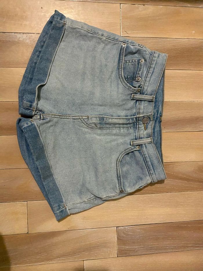 Short levis