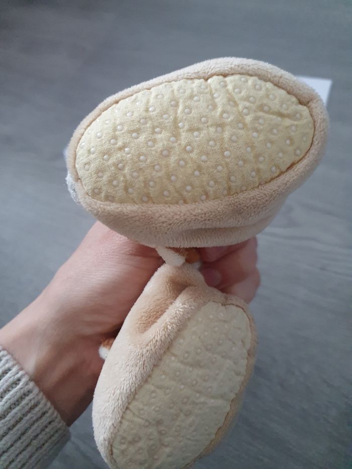 Chaussons naissance 1mois - photo numéro 3