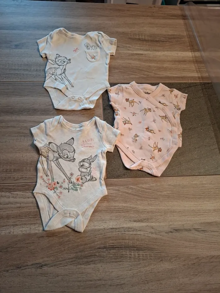 Lot 3 bodies bambi neuf 1 mois