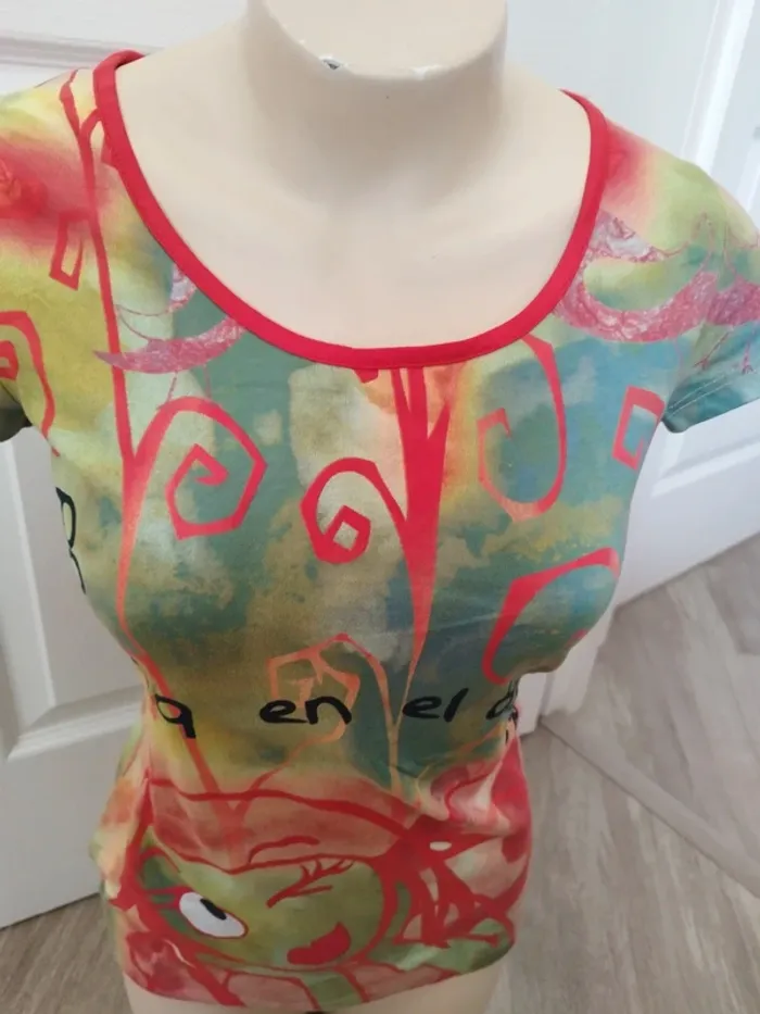 T shirt coloré neuf taille S
