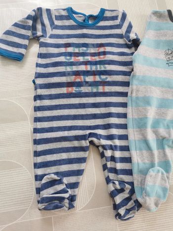 Deux pyjamas