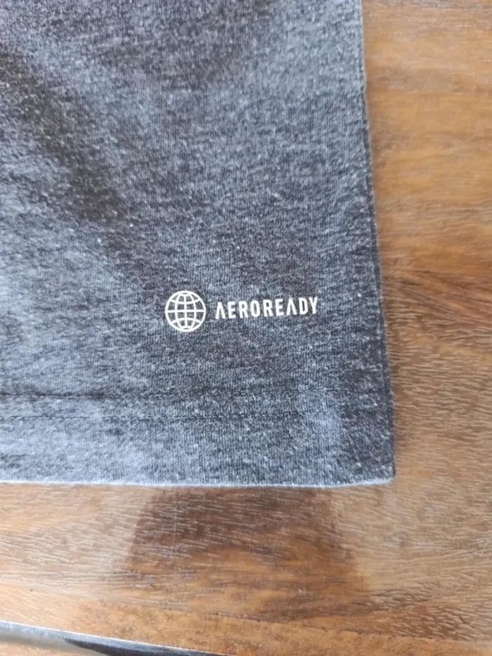 T-shirt adidas aeroready gris - photo numéro 4
