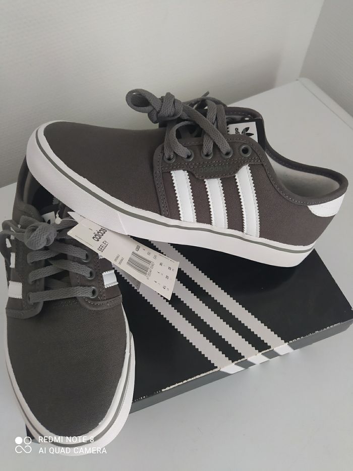 Basket en toile p36.5 neuf Adidas