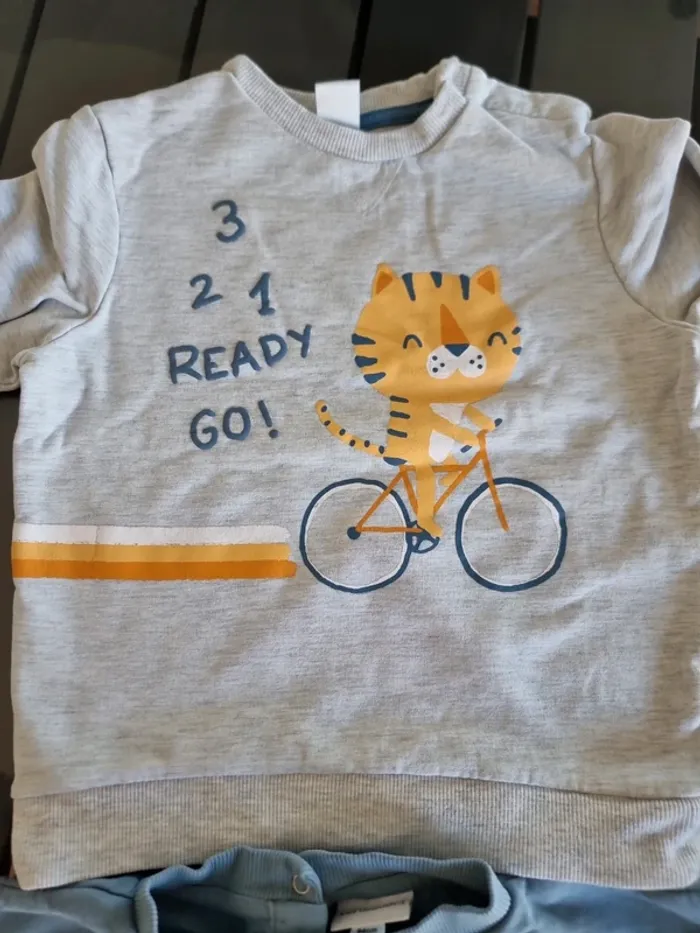 Lot 2 sweat 3ans - photo numéro 4