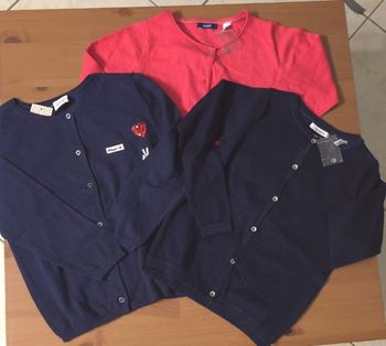 NEUFS  (non portés) 🏷🥰🤩 superbe lot gilets 6 ans fille 🥰😍