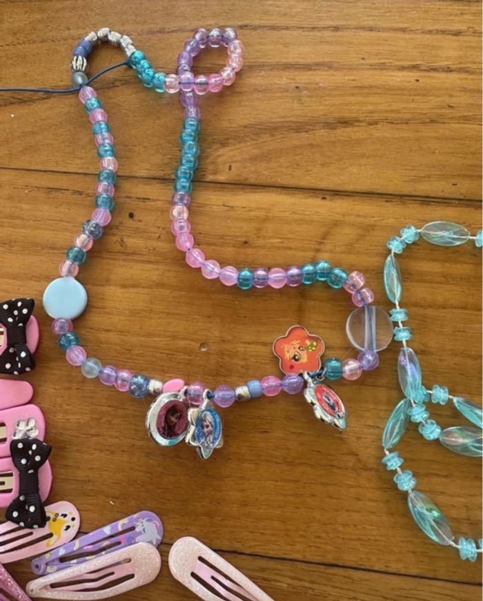 Lot de bijoux et accessoires cheveux pour filles - photo numéro 5