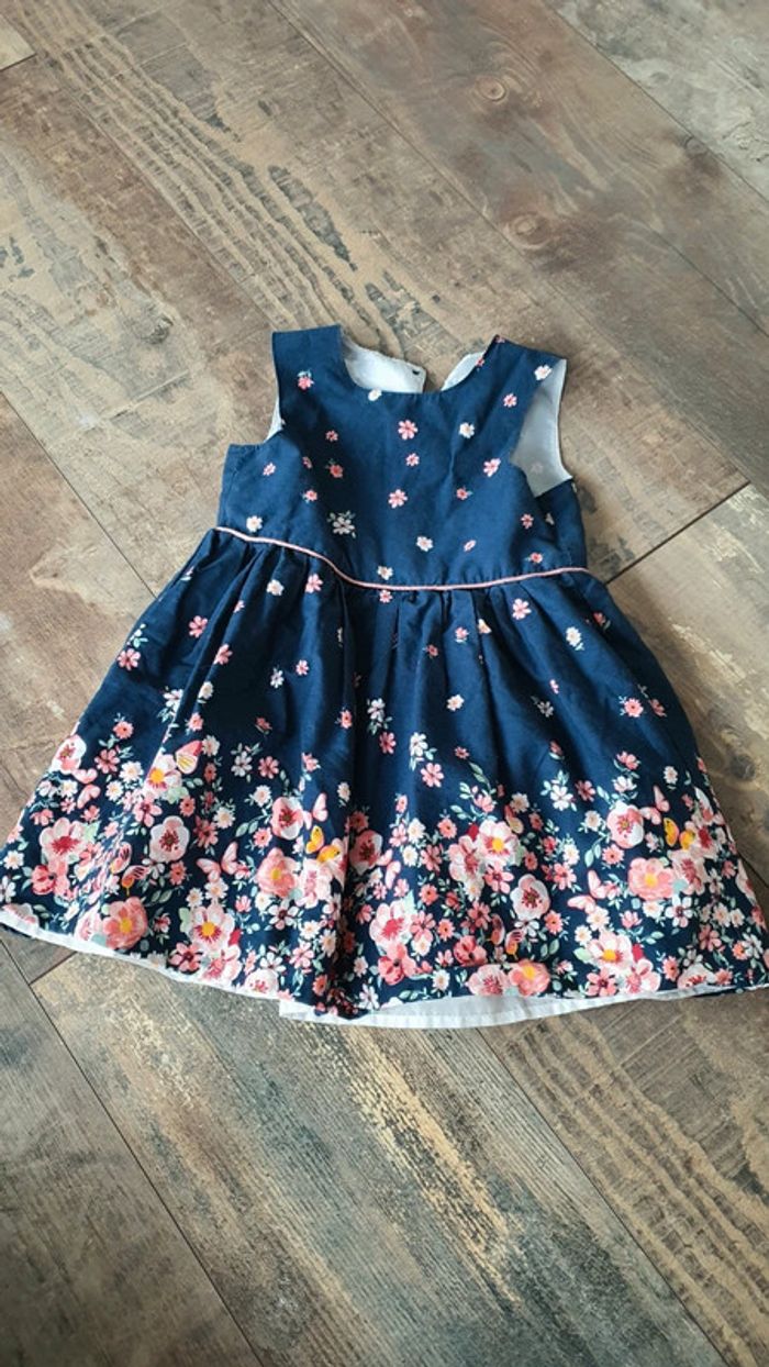 Robe primark 18 mois en très bon état - photo numéro 1