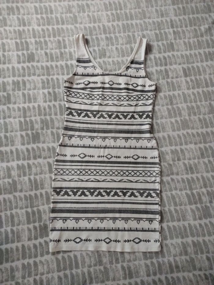 Robe courte mini moulante blanc gris Pimkie taille S 36 - photo numéro 1