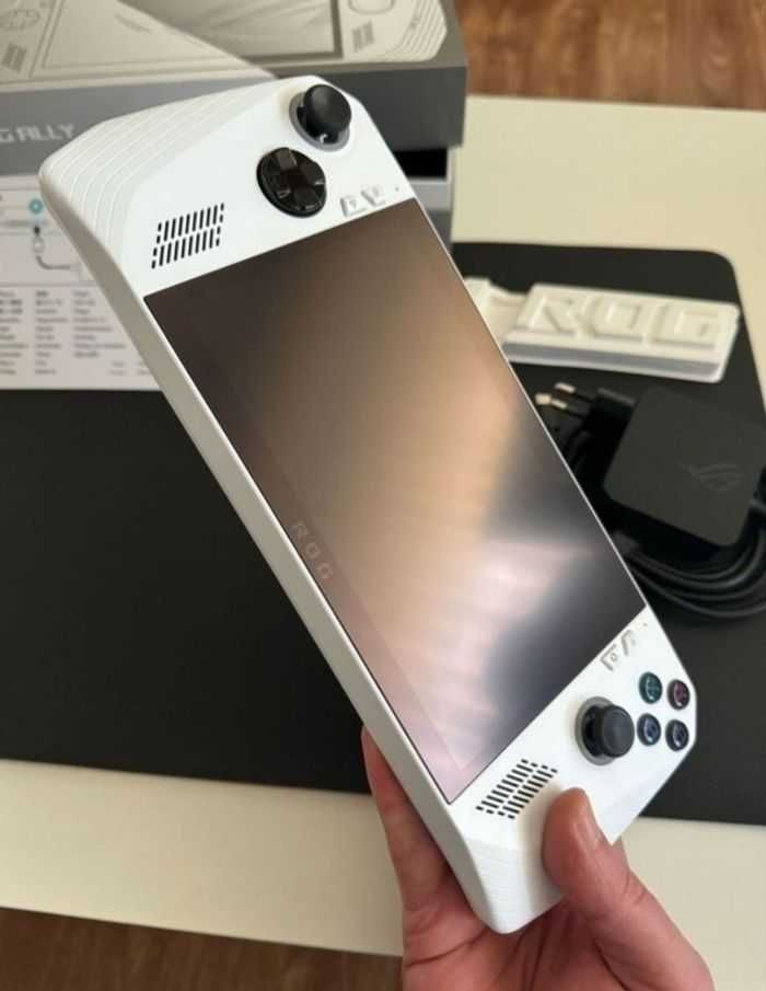 ASUS ROG Ally version Z1 extrême/16Go/512Go - photo numéro 4