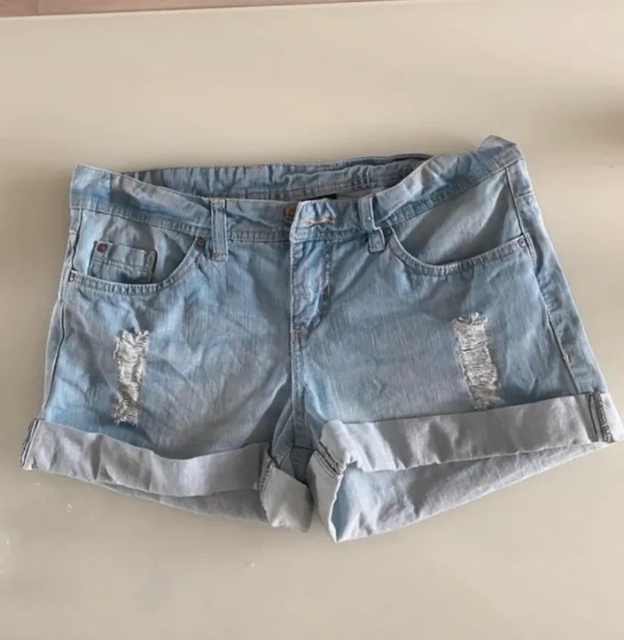 Short en jeans neuf taille 40