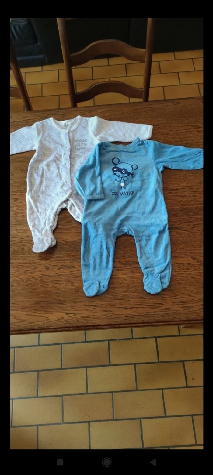 Pyjamas 9 mois