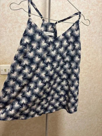 Top fleurie taille S/M marque by one