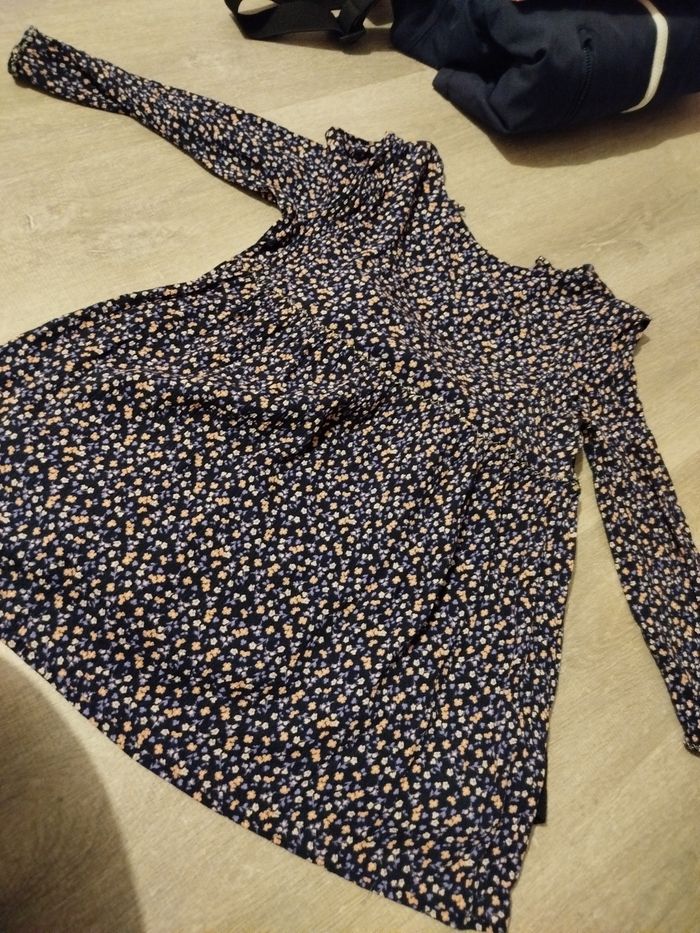 Lot vêtements fille 5 ans - photo numéro 3