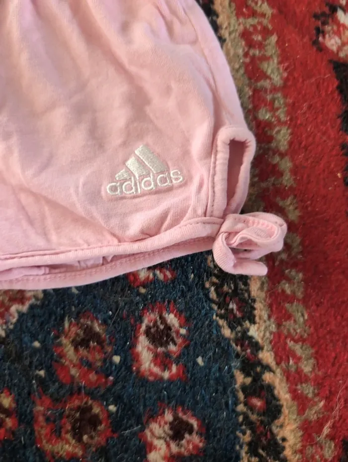 Short Adidas 6 mois - photo numéro 2