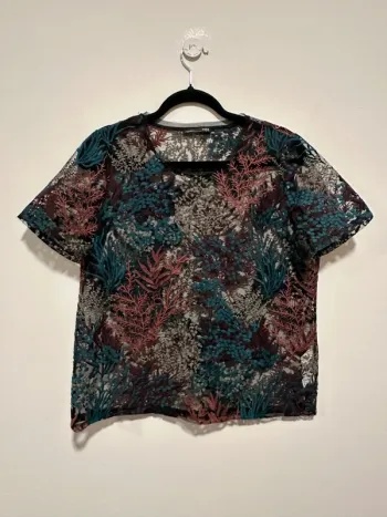 Camiseta Bordada Zara