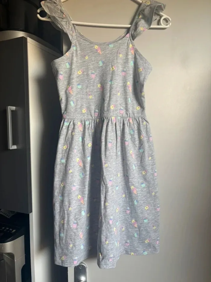 Robe 10 ans neuve