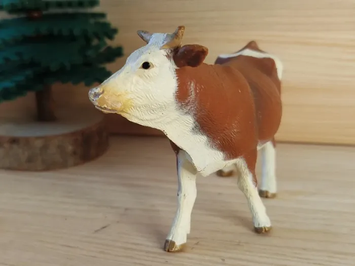 PAPO vache marron et blanche Figurine animal de la ferme - photo numéro 2