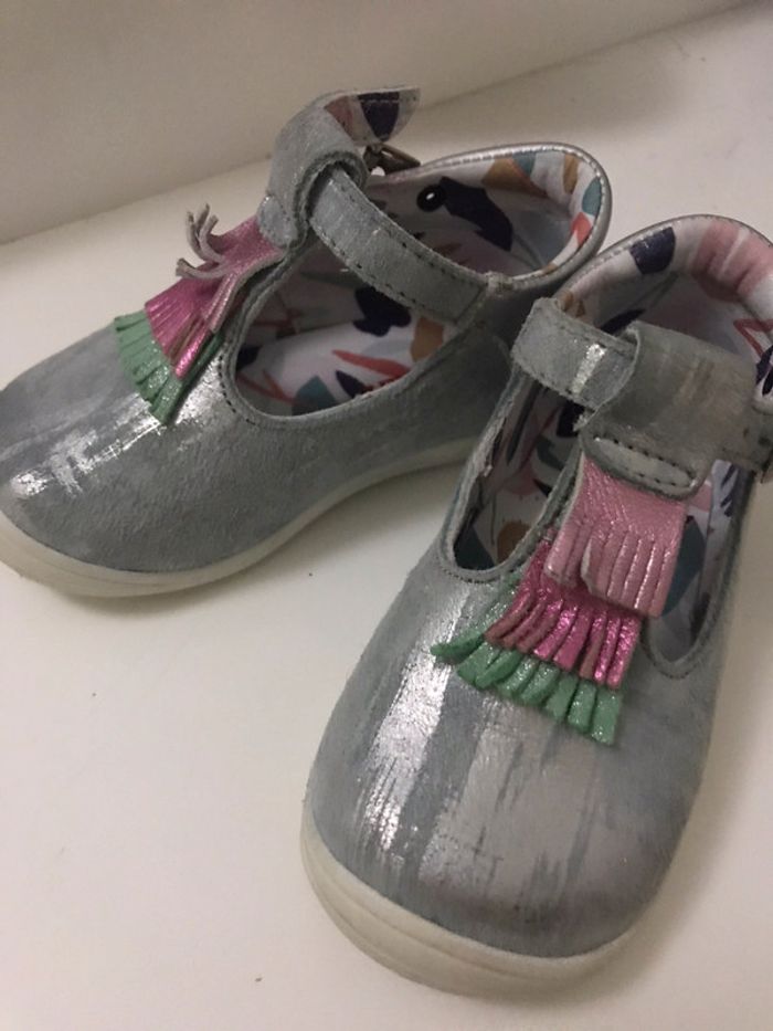 Chaussures taille 21 peu portées - photo numéro 4