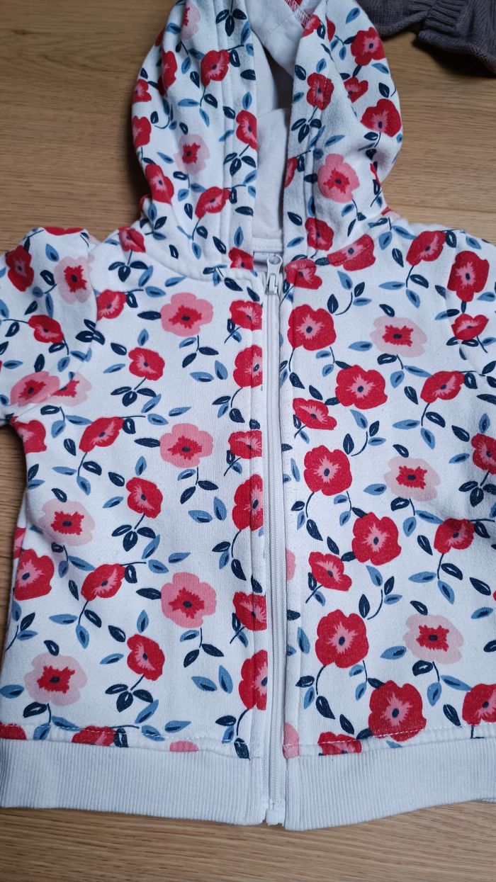 Lot 3 gilets 18 mois - photo numéro 2